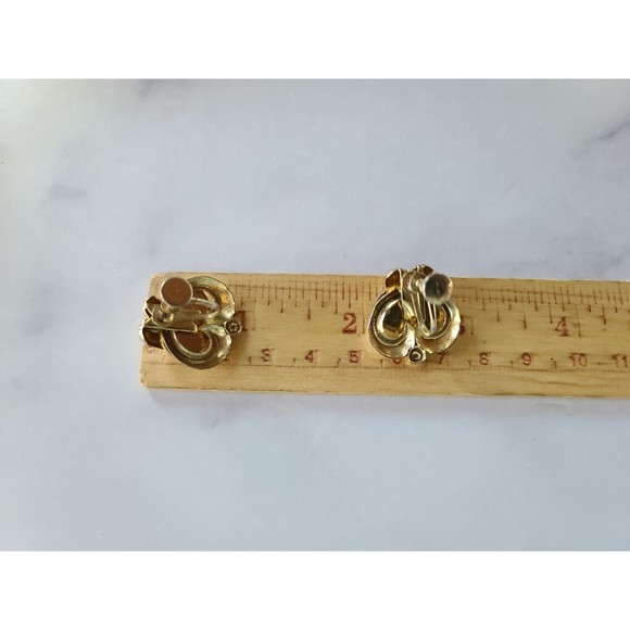 Vintage Coro Gold Tone Screwback Earrings - Picture 10 of 10